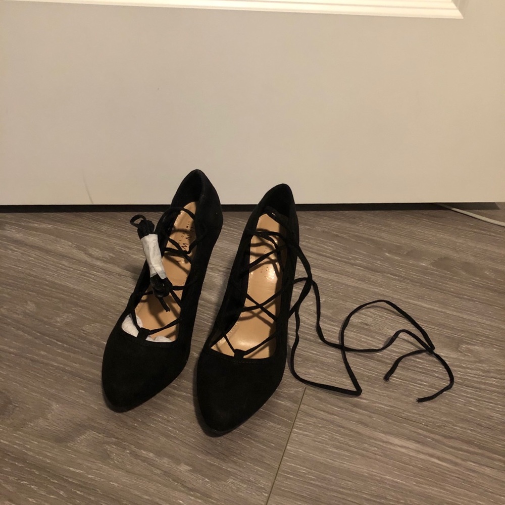 Lauren Conrad Blk Suede High Heels / Ankle Ties